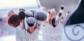 How To Dry Makeup Brushes Fast – All The Tricks You Should Know How To Dry Makeup Brushes Fast