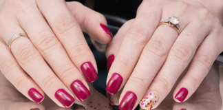 How Long Do Acrylic Nails Last – Learn Before Getting Your Manicure How long do acrylic nails last