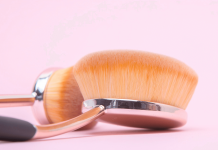 How To Use Oval Makeup Brushes: Tips To Wear All Types Of Makeups how to use oval makeup brushes