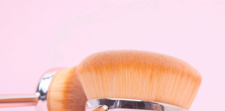 How To Use Oval Makeup Brushes: Tips To Wear All Types Of Makeups how to use oval makeup brushes